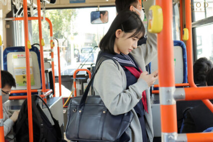この娘にいじられたい！？? 無垢な美少女はある日された痴〇をきっかけに公共の場でのセックスにハマってしまった…見られるかもしれないスリルに快感を覚えてしまい掲示板で自ら相手を募集するようになるまで。宮島めい ?-！？-?