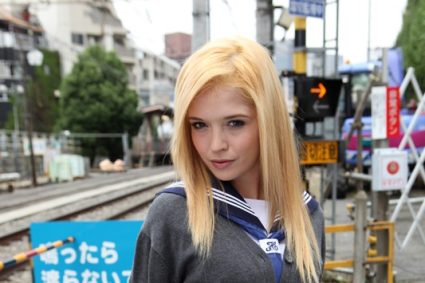 この娘にいじられたい！？? Tiffany ?-！？-?